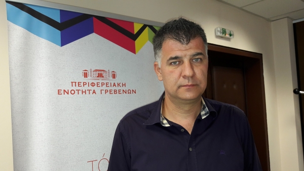 &Omicron;  &Sigma;ύ&lambda;&lambda;&omicron;&gamma;&omicron;&sigmaf; &Gamma;&rho;&epsilon;&beta;&epsilon;&nu;&iota;&omega;&tau;ώ&nu; &Kappa;&omicron;&zeta;ά&nu;&eta;&sigmaf; &Omicron; &Alpha;&Iota;&Mu;&Iota;&Lambda;&Iota;&Alpha;&Nu;&Omicron;&Sigma; &sigma;&upsilon;&gamma;&chi;&alpha;ί&rho;&epsilon;&iota; &tau;&omicron;&nu; &Beta;&alpha;&gamma;&gamma;έ&lambda;&eta; &Sigma;&eta;&mu;&alpha;&nu;&delta;&rho;ά&kappa;&omicron;