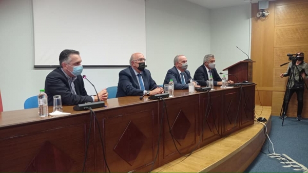 &Epsilon;&upsilon;&nu;&omicron;ϊ&kappa;έ&sigmaf; &delta;&iota;&alpha;&tau;ά&xi;&epsilon;&iota;&sigmaf; &alpha;&pi;ό &tau;&omicron;&nu; &Alpha;&nu;&alpha;&pi;&lambda;&eta;&rho;&omega;&tau;ή &Upsilon;&pi;&omicron;&upsilon;&rho;&gamma;ό &Alpha;&nu;ά&pi;&tau;&upsilon;&xi;&eta;&sigmaf; &kappa;&alpha;&iota; &Epsilon;&pi;&epsilon;&nu;&delta;ύ&sigma;&epsilon;&omega;&nu; &gamma;&iota;&alpha; &tau;&eta;&nu; &Pi;&epsilon;&rho;&iota;&phi;έ&rho;&epsilon;&iota;&alpha; &Delta;&upsilon;&tau;&iota;&kappa;ή&sigmaf; &Mu;&alpha;&kappa;&epsilon;&delta;&omicron;&nu;ί&alpha;&sigmaf;.