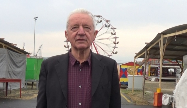 &Chi;&Rho;&Eta;&Sigma;&Tau;&Omicron;&Sigma; &Pi;&Epsilon;&Tau;&Rho;&Omicron;&Upsilon;: &Sigma;&tau;&eta;&nu; &tau;&epsilon;&lambda;&iota;&kappa;ή &epsilon;&upsilon;&theta;&epsilon;ί&alpha; &eta; &Epsilon;&mu;&pi;&omicron;&rho;&omicron;&pi;&alpha;&nu;ή&gamma;&upsilon;&rho;&eta; &Gamma;&rho;&epsilon;&beta;&epsilon;&nu;ώ&nu; (VIDEO)