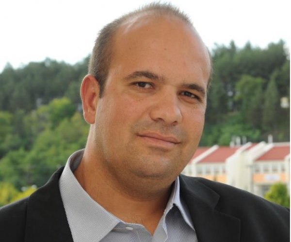 &Omicron; &Gamma;&iota;ά&nu;&nu;&eta;&sigmaf; &Gamma;&iota;ά&tau;&sigma;&iota;&omicron;&sigmaf;, &gamma;&iota;&alpha; &tau;&omicron;&upsilon;&sigmaf; &sigma;&tau;ό&chi;&omicron;&upsilon;&sigmaf; &tau;&eta;&sigmaf; &nu;έ&alpha;&sigmaf; &pi;&epsilon;&rho;&iota;&phi;&epsilon;&rho;&epsilon;&iota;&alpha;&kappa;ή&sigmaf; &alpha;&rho;&chi;ή&sigmaf; (VIDEO)