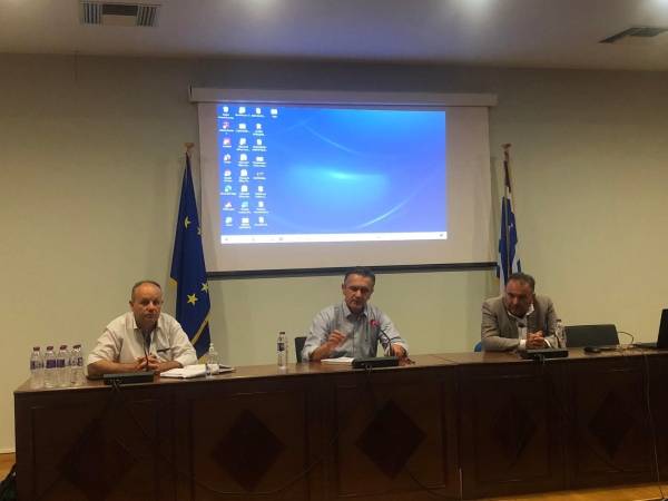 &Epsilon;&nu;&eta;&mu;&epsilon;&rho;&omega;&tau;&iota;&kappa;ή &Eta;&mu;&epsilon;&rho;ί&delta;&alpha; &mu;&epsilon; &theta;έ&mu;&alpha; &laquo;&Delta;&eta;&mu;&iota;&omicron;&upsilon;&rho;&gamma;ί&alpha; Cluster&raquo; &sigma;&tau;&eta;&nu; &Pi;&epsilon;&rho;&iota;&phi;έ&rho;&epsilon;&iota;&alpha; &Delta;&upsilon;&tau;&iota;&kappa;ή&sigmaf; &Mu;&alpha;&kappa;&epsilon;&delta;&omicron;&nu;ί&alpha;&sigmaf;.