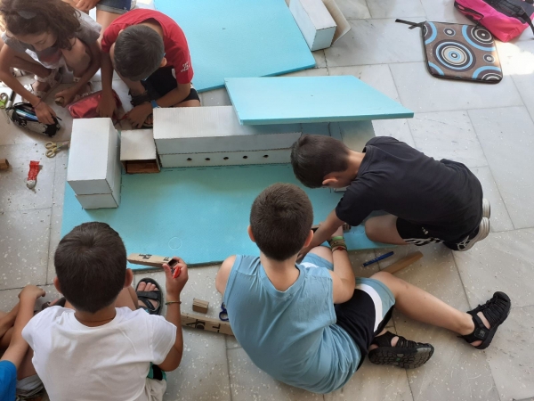 &Delta;&Eta;&Kappa;&Epsilon;&Beta;&Iota; &Gamma;&Rho;&Epsilon;&Beta;&Epsilon;&Nu;&Omega;&Nu;: &Delta;&Iota;&Alpha;&Delta;&Rho;&Omicron;&Mu;&Epsilon;&Sigma; &Tau;&Omicron;&Upsilon; &Nu;&Epsilon;&Rho;&Omicron;&Upsilon;