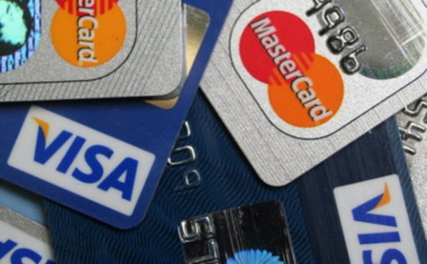 &Sigma;&upsilon;&nu;&alpha;&lambda;&lambda;&alpha;&gamma;έ&sigmaf; &sigma;&tau;&iota;&sigmaf; &tau;&rho;ά&pi;&epsilon;&zeta;&epsilon;&sigmaf;: &Alpha;&lambda;&lambda;ά&zeta;&omicron;&upsilon;&nu; ό&lambda;&alpha; &lambda;ό&gamma;&omega; &tau;&omicron;&upsilon; &kappa;&omicron;&rho;&omicron;&nu;&omicron;ϊ&omicron;ύ