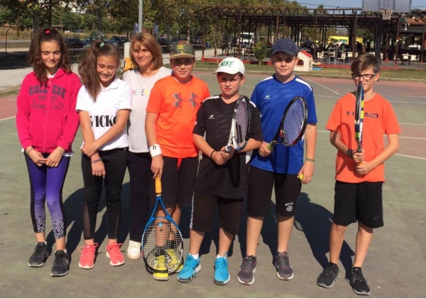 &Sigma;&upsilon;&mu;&mu;&epsilon;&tau;&omicron;&chi;ή &tau;&omicron;&upsilon; &Alpha;&theta;&lambda;&eta;&tau;&iota;&kappa;&omicron;ύ &Sigma;&upsilon;&lambda;&lambda;ό&gamma;&omicron;&upsilon; &Alpha;&nu;&tau;&iota;&sigma;&phi;&alpha;ί&rho;&iota;&sigma;&eta;&sigmaf; &Gamma;&rho;&epsilon;&beta;&epsilon;&nu;ώ&nu; &sigma;&tau;&omicron;  JUNIOR &Epsilon;3