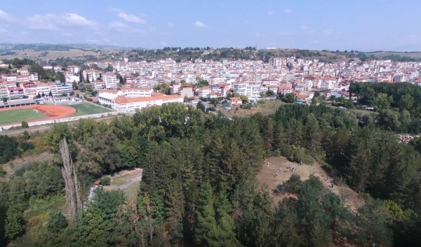 &Delta;ή&mu;&omicron;&sigmaf; &Gamma;&rho;&epsilon;&beta;&epsilon;&nu;ώ&nu;: &Pi;&epsilon;&zeta;&omicron;&pi;&omicron;&rho;ί&alpha; &kappa;&alpha;&iota; &gamma;&iota;ό&gamma;&kappa;&alpha; &sigma;&tau;&omicron; &Kappa;&alpha;&sigma;&tau;&rho;ά&kappa;&iota; &gamma;&iota;&alpha; &tau;&eta;&nu; &ldquo;&Epsilon;&upsilon;&rho;&omega;&pi;&alpha;ϊ&kappa;ή &Epsilon;&beta;&delta;&omicron;&mu;ά&delta;&alpha; &Kappa;&iota;&nu;&eta;&tau;&iota;&kappa;ό&tau;&eta;&tau;&alpha;&sigmaf; 2020&rdquo; (video)