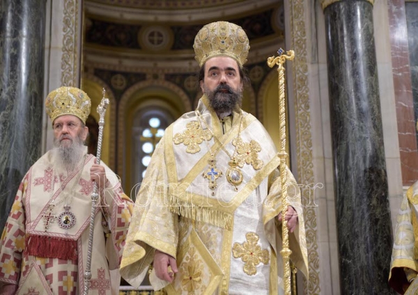 &Eta; &Chi;&epsilon;&iota;&rho;&omicron;&tau;&omicron;&nu;ί&alpha; &tau;&omicron;&upsilon; &nu;έ&omicron;&upsilon; &Mu;&eta;&tau;&rho;&omicron;&pi;&omicron;&lambda;ί&tau;&eta; &Kappa;&alpha;&sigma;&tau;&omicron;&rho;ί&alpha;&sigmaf; &Kappa;&alpha;&lambda;&lambda;&iota;&nu;ί&kappa;&omicron;&upsilon; (VIDEO)