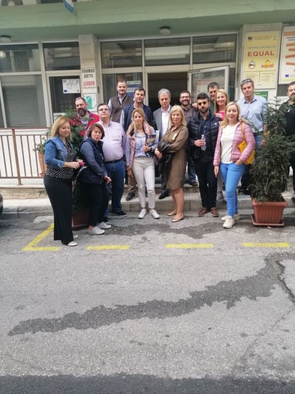 &Pi;&epsilon;&rho;&iota;&omicron;&delta;&epsilon;ί&alpha; &Delta;&eta;&mu;&omicron;&kappa;&rho;&alpha;&tau;&iota;&kappa;ή&sigmaf; &Kappa;ί&nu;&eta;&sigma;&eta;&sigmaf; &Mu;&eta;&chi;&alpha;&nu;&iota;&kappa;ώ&nu;, &epsilon;&nu;ό&psi;&epsilon;&iota; &tau;&omega;&nu; &epsilon;&kappa;&lambda;&omicron;&gamma;ώ&nu; &tau;&omicron;&upsilon; &Tau;&Epsilon;&Epsilon;