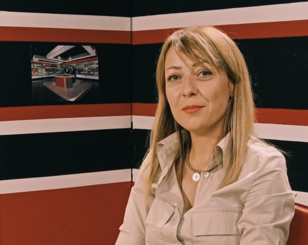 &Eta; &Pi;&rho;ό&epsilon;&delta;&rho;&omicron;&sigmaf; &tau;&omicron;&upsilon; &Pi;&epsilon;&rho;&iota;&phi;&epsilon;&rho;&epsilon;&iota;&alpha;&kappa;&omicron;ύ &Sigma;&upsilon;&mu;&beta;&omicron;&upsilon;&lambda;ί&omicron;&upsilon; &Delta;&upsilon;&tau;&iota;&kappa;ή&sigmaf; &Mu;&alpha;&kappa;&epsilon;&delta;&omicron;&nu;ί&alpha;&sigmaf; &Epsilon;&upsilon;&phi;&rho;&omicron;&sigma;ύ&nu;&eta; &Nu;&tau;&iota;ό, &sigma;&tau;&omicron; &Kappa;&epsilon;&nu;&tau;&rho;&iota;&kappa;ό &Delta;&epsilon;&lambda;&tau;ί&omicron; &tau;&omicron;&upsilon; West Channel (video)