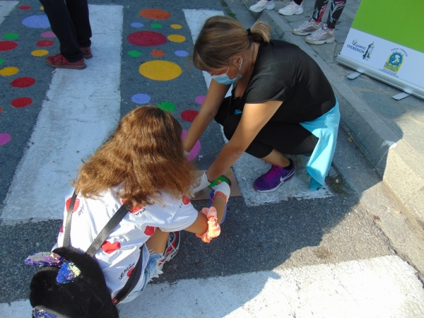 &Mu;&iota;&kappa;&rho;&omicron;ί &kappa;&alpha;&iota; &mu;&epsilon;&gamma;ά&lambda;&omicron;&iota; &chi;&rho;&omega;&mu;ά&tau;&iota;&sigma;&alpha;&nu; &delta;&iota;&alpha;&beta;ά&sigma;&epsilon;&iota;&sigmaf; &pi;&epsilon;&zeta;ώ&nu; &gamma;&iota;&alpha; &tau;&eta;&nu; &ldquo;&Epsilon;&upsilon;&rho;&omega;&pi;&alpha;ϊ&kappa;ή &Epsilon;&beta;&delta;&omicron;&mu;ά&delta;&alpha; &Kappa;&iota;&nu;&eta;&tau;&iota;&kappa;ό&tau;&eta;&tau;&alpha;&sigmaf; 2020&rdquo;