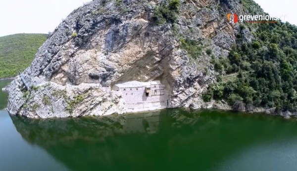 &Eta; &pi;ό&lambda;&eta; &tau;&omega;&nu; &Gamma;&rho;&epsilon;&beta;&epsilon;&nu;ώ&nu; &upsilon;&pi;&omicron;&delta;έ&chi;&epsilon;&tau;&alpha;&iota; &tau;&eta;&nu; &Tau;ί&mu;&iota;&alpha; &Kappa;ά&rho;&alpha; &tau;&omicron;&upsilon; &Omicron;&Sigma;&Iota;&Omicron;&Upsilon; &Nu;&Iota;&Kappa;&Alpha;&Nu;&Omicron;&Rho;&Omicron;&Sigma;