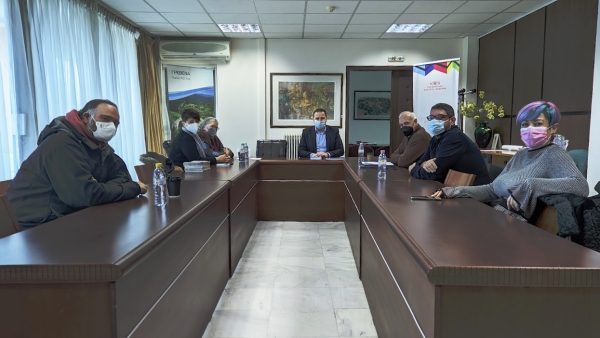 &Sigma;&upsilon;&nu;ά&nu;&tau;&eta;&sigma;&eta; &tau;&omicron;&upsilon; &Alpha;&nu;&tau;&iota;&pi;&epsilon;&rho;&iota;&phi;&epsilon;&rho;&epsilon;&iota;ά&rho;&chi;&eta; &Gamma;&rho;&epsilon;&beta;&epsilon;&nu;ώ&nu; &mu;&epsilon; &tau;&omicron;&nu; &sigma;&upsilon;&nu;&tau;&omicron;&nu;&iota;&sigma;&tau;ή &phi;&omicron;&rho;έ&alpha; &kappa;&alpha;&iota; &tau;&eta;&nu; &epsilon;&pi;&iota;&sigma;&tau;&eta;&mu;&omicron;&nu;&iota;&kappa;ή &omicron;&mu;ά&delta;&alpha; &tau;&omicron;&upsilon; &Gamma;&epsilon;&omega;&pi;ά&rho;&kappa;&omicron;&upsilon; &Gamma;&rho;&epsilon;&beta;&epsilon;&nu;ώ&nu; - &Kappa;&omicron;&zeta;ά&nu;&eta;&sigmaf;