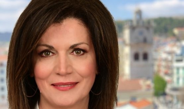 &Eta; &Alpha;&nu;&tau;&iota;&pi;&epsilon;&rho;&iota;&phi;&epsilon;&rho;&epsilon;&iota;ά&rho;&chi;&eta;&sigmaf; &delta;&iota;&omicron;ί&kappa;&eta;&sigma;&eta;&sigmaf; &kappa;&alpha;&iota; &Omicron;&iota;&kappa;&omicron;&nu;&omicron;&mu;&iota;&kappa;ώ&nu; &Pi;&alpha;&nu;&alpha;&gamma;&iota;ώ&tau;&alpha; &Gamma;&kappa;&alpha;&tau;&zeta;&alpha;&beta;έ&lambda;&eta; &sigma;&tau;&omicron; &kappa;&epsilon;&nu;&tau;&rho;&iota;&kappa;ό &delta;&epsilon;&lambda;&tau;ί&omicron; &epsilon;&iota;&delta;ή&sigma;&epsilon;&omega;&nu; &tau;&omicron;&upsilon; West (VIDEO)