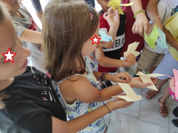 &Delta;&Iota;&Alpha;&Delta;&Rho;&Omicron;&Mu;&Epsilon;&Sigma; &Alpha;&Pi;&Omicron; &Tau;&Eta;&Nu; &Alpha;&Pi;&Omega; &Alpha;&Nu;&Alpha;&Tau;&Omicron;&Lambda;&Eta;