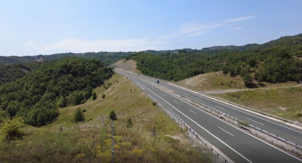 &Sigma;&epsilon; &tau;&rho;&omicron;&chi;&iota;ά &omicron;&lambda;&omicron;&kappa;&lambda;ή&rho;&omega;&sigma;&eta;&sigmaf; &tau;&omicron; &beta;ό&rho;&epsilon;&iota;&omicron; &tau;&mu;ή&mu;&alpha; &tau;&omicron;&upsilon; &Epsilon;-65.  (&Delta;&eta;&lambda;ώ&sigma;&epsilon;&iota;&sigmaf; &Alpha;&nu;&tau;&iota;&pi;&epsilon;&rho;&iota;&phi;&epsilon;&rho;&epsilon;&iota;ά&rho;&chi;&eta; &Pi;&Epsilon; &Gamma;&rho;&epsilon;&beta;&epsilon;&nu;ώ&nu; &kappa;&alpha;&iota; &Delta;&eta;&mu;ά&rho;&chi;&omicron;&upsilon; &Gamma;&rho;&epsilon;&beta;&epsilon;&nu;ώ&nu;)