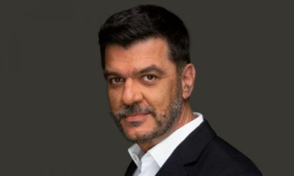 &Sigma;&upsilon;&nu;&alpha;&nu;&tau;ή&sigma;&epsilon;&iota;&sigmaf; &tau;&omicron;&upsilon;  &Beta;&omicron;&upsilon;&lambda;&epsilon;&upsilon;&tau;ή &Gamma;&rho;&epsilon;&beta;&epsilon;&nu;ώ&nu; &Alpha;&nu;&delta;&rho;έ&alpha; &Pi;ά&tau;&sigma;&eta;, &mu;&epsilon; &tau;&omicron;&upsilon;&sigmaf; &Delta;&eta;&mu;ά&rho;&chi;&omicron;&upsilon;&sigmaf; &kappa;&alpha;&iota; &Alpha;&nu;&tau;&iota;&delta;&eta;&mu;ά&rho;&chi;&omicron;&upsilon;&sigmaf;, &tau;&omega;&nu; &Delta;ή&mu;&omega;&nu; &Gamma;&rho;&epsilon;&beta;&epsilon;&nu;ώ&nu; &kappa;&alpha;&iota; &Delta;&epsilon;&sigma;&kappa;ά&tau;&eta;&sigmaf;