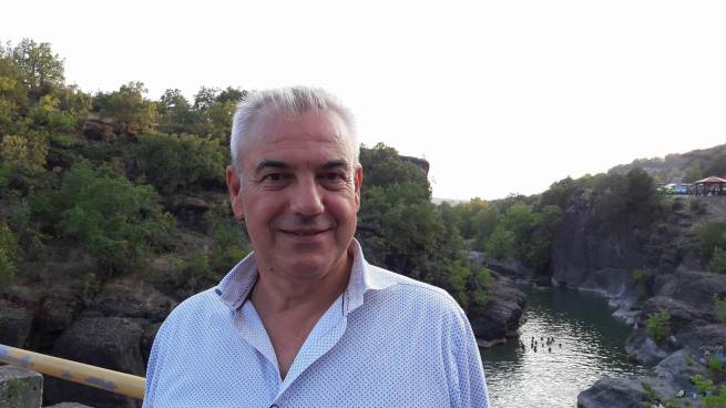 &Sigma;&upsilon;&gamma;&chi;&alpha;&rho;&eta;&tau;ή&rho;&iota;&omicron; &mu;ή&nu;&upsilon;&mu;&alpha; &Chi;&rho;ή&sigma;&tau;&omicron;&upsilon; &Mu;&pi;&gamma;&iota;ά&lambda;&alpha; &sigma;&tau;&omicron;&nu; &Pi;&rho;&omega;&tau;έ&alpha; &Gamma;&rho;&epsilon;&beta;&epsilon;&nu;ώ&nu;