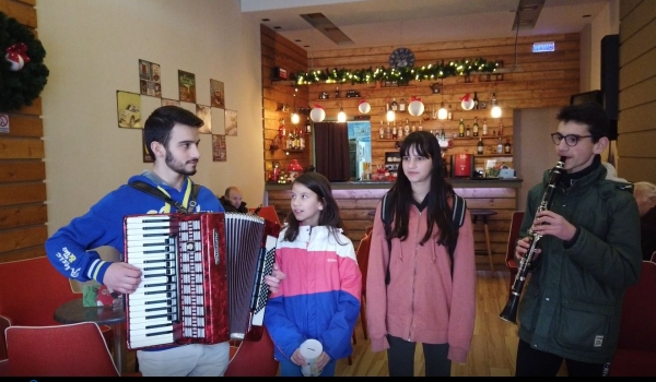 &Gamma;&rho;&epsilon;&beta;&epsilon;&nu;ά: &Kappa;ά&lambda;&alpha;&nu;&tau;&alpha; &Chi;&rho;&iota;&sigma;&tau;&omicron;&upsilon;&gamma;έ&nu;&nu;&omega;&nu;