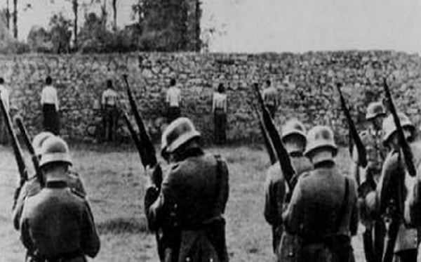 &Eta; &Pi;&epsilon;&rho;&iota;&phi;έ&rho;&epsilon;&iota;&alpha; &Delta;&upsilon;&tau;&iota;&kappa;ή&sigmaf; &Mu;&alpha;&kappa;&epsilon;&delta;&omicron;&nu;ί&alpha;&sigmaf; &tau;&iota;&mu;ά &tau;&eta; &mu;&nu;ή&mu;&eta; &tau;&omega;&nu; &theta;&upsilon;&mu;ά&tau;&omega;&nu; &tau;&omicron;&upsilon; &omicron;&lambda;&omicron;&kappa;&alpha;&upsilon;&tau;ώ&mu;&alpha;&tau;&omicron;&sigmaf; &kappa;&alpha;&tau;ά &tau;&omicron; &Beta;&rsquo; &Pi;&alpha;&gamma;&kappa;ό&sigma;&mu;&iota;&omicron; &Pi;ό&lambda;&epsilon;&mu;&omicron;.