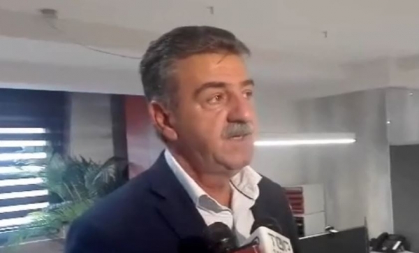 &Nu;έ&omicron;&sigmaf; &Pi;&rho;ό&epsilon;&delta;&rho;&omicron;&sigmaf; &sigma;&tau;&eta;&nu; &Pi;&Epsilon;&Delta; &Delta;. &Mu;&alpha;&kappa;&epsilon;&delta;&omicron;&nu;ί&alpha;&sigmaf;, &omicron; &Delta;ή&mu;&alpha;&rho;&chi;&omicron;&sigmaf; &Gamma;&rho;&epsilon;&beta;&epsilon;&nu;ώ&nu; &Gamma;. &Delta;&alpha;&sigma;&tau;&alpha;&mu;ά&nu;&eta;&sigmaf;