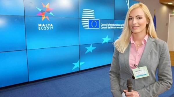 &Alpha;&phi;&omicron;&pi;&lambda;&iota;&sigma;&tau;&iota;&kappa;ή &kappa;&alpha;&iota; &ldquo;&epsilon;&kappa; &beta;&alpha;&theta;έ&omega;&nu;&rdquo; &sigma;&upsilon;&nu;έ&nu;&tau;&epsilon;&upsilon;&xi;&eta; &tau;&eta;&sigmaf; &delta;&eta;&mu;&omicron;&sigma;&iota;&omicron;&gamma;&rho;ά&phi;&omicron;&upsilon; &Beta;ί&kappa;&upsilon;&sigmaf; &Pi;&alpha;&pi;&alpha;&lambda;&omicron;&upsilon;&kappa;ά -&Delta;ί&nu;&epsilon;&iota; &alpha;&pi;&alpha;&nu;&tau;ή&sigma;&epsilon;&iota;&sigmaf; &gamma;&iota;&alpha; ό&lambda;&omicron;&upsilon;&sigmaf; &kappa;&alpha;&iota; &gamma;&iota;&alpha; ό&lambda;&alpha;!