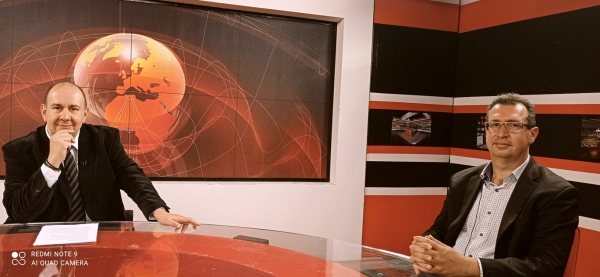 &Omicron; &Chi;&rho;ή&sigma;&tau;&omicron;&sigmaf; &Tau;&rho;&iota;&gamma;ώ&nu;&eta;&sigmaf; &gamma;&iota;&alpha; &tau;&alpha; έ&rho;&gamma;&alpha; &tau;&omicron;&upsilon; &Delta;ή&mu;&omicron;&upsilon; &Gamma;&rho;&epsilon;&beta;&epsilon;&nu;ώ&nu; &alpha;&lambda;&lambda;ά &kappa;&alpha;&iota; &tau;&eta;&nu; &epsilon;&pi;ό&mu;&epsilon;&nu;&eta; &mu;έ&rho;&alpha; &sigma;&tau;&eta;&nu; &alpha;&upsilon;&tau;&omicron;&delta;&iota;&omicron;ί&kappa;&eta;&sigma;&eta; (VIDEO)