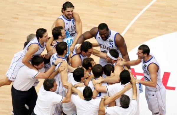 &Epsilon;&delta;ώ &epsilon;ί&nu;&alpha;&iota; Mundobasket.&Delta;&epsilon;&nu; &epsilon;ί&nu;&alpha;&iota; &hellip; &pi;&alpha;ί&xi;&epsilon; &ndash; &gamma;έ&lambda;&alpha;&sigma;&epsilon;&hellip; * &Gamma;&rho;ά&phi;&epsilon;&iota; &omicron; &Mu;ά&kappa;&eta;&sigmaf; &Lambda;&iota;&omicron;&sigma;ά&tau;&omicron;&sigmaf;