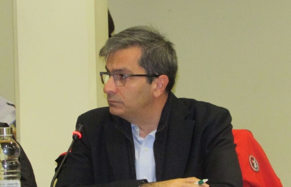 &Theta;. &Theta;&epsilon;&omicron;&delta;&omicron;&upsilon;&lambda;ί&delta;&eta;&sigmaf;: &Eta; &Kappa;&omicron;&zeta;ά&nu;&eta;, &mu;&alpha;&zeta;ί &mu;&epsilon; &tau;&eta;&nu; &pi;ό&lambda;&eta; &tau;&omega;&nu; &Gamma;&rho;&epsilon;&beta;&epsilon;&nu;ώ&nu;, &epsilon;ί&nu;&alpha;&iota; &alpha;&upsilon;&tau;έ&sigmaf; &pi;&omicron;&upsilon; &epsilon;&pi;&eta;&rho;&epsilon;ά&zeta;&omicron;&nu;&tau;&alpha;&iota; &delta;&rho;&alpha;&mu;&alpha;&tau;&iota;&kappa;ά.