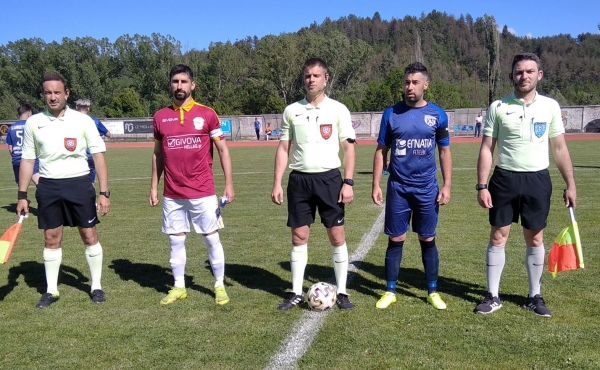 &Tau;&rho;&iota;́&pi;&omicron;&nu;&tau;&omicron; &mu;&epsilon; &sigma;&omicron;́&omicron;&upsilon; &Rho;&iota;́&nu;&tau;&iota; (&phi;&omega;&tau;&omicron;)