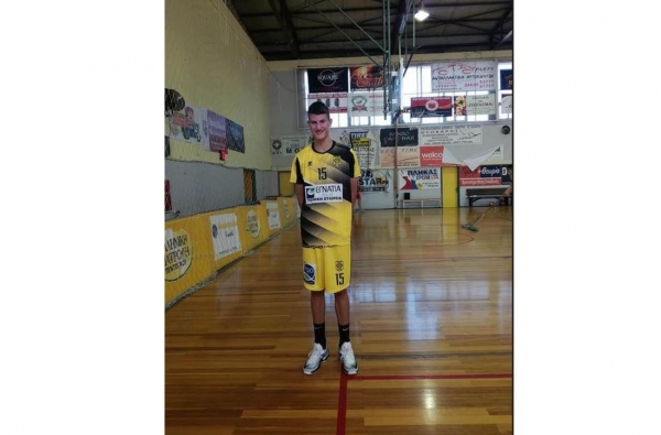 &Omicron; &Gamma;&rho;&epsilon;&beta;&epsilon;&nu;&iota;ώ&tau;&eta;&sigmaf; &Gamma;&iota;ά&nu;&nu;&eta;&sigmaf; &Kappa;&alpha;&nu;&alpha;&beta;ό&sigmaf; &sigma;&tau;&omicron; &kappa;&lambda;&iota;&mu;ά&kappa;&iota;&omicron; &nu;ό&tau;&omicron;&upsilon; &tau;&eta;&sigmaf; &Epsilon;&theta;&nu;&iota;&kappa;ή&sigmaf; &Pi;&alpha;ί&delta;&omega;&nu;