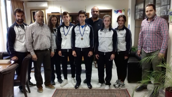 &Omicron;&iota; &delta;&iota;&alpha;&kappa;&rho;&iota;&theta;έ&nu;&tau;&epsilon;&sigmaf; &alpha;&theta;&lambda;&eta;&tau;έ&sigmaf; &tau;&omicron;&upsilon; &Alpha;.&Gamma;.&Sigma;. &Epsilon;&lambda;&iota;&mu;&epsilon;&iota;ώ&tau;&eta; &epsilon;&pi;&iota;&sigma;&kappa;έ&phi;&theta;&eta;&kappa;&alpha;&nu; &tau;&omicron;&upsilon;&sigmaf; &Tau;&omicron;&pi;&iota;&kappa;&omicron;ύ&sigmaf; Ά&rho;&chi;&omicron;&nu;&tau;&epsilon;&sigmaf;