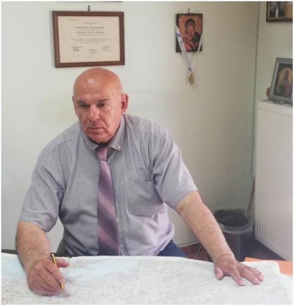 13&eta; &Mu;ά&eta; 1995,  &Omicron; &Mu;&Epsilon;&Gamma;&Alpha;&Lambda;&Omicron;&Sigma; &Sigma;&Epsilon;&Iota;&Sigma;&Mu;&Omicron;&Sigma;