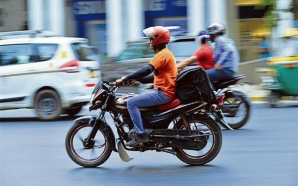 Όσοι έχουν δίπλωμα ΙΧ θα μπορούν να οδηγούν και μοτοσικλέτα μέχρι 125 κ.εκ