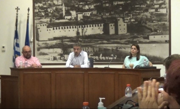 &Sigma;&epsilon; &delta;&eta;&mu;&omicron;&pi;&rho;&alpha;&sigma;ί&alpha; &tau;&omicron; &kappa;&tau;ή&rho;&iota;&omicron; &omicron;&pi;&omicron;&upsilon; &sigma;&tau;&epsilon;&gamma;ά&zeta;&epsilon;&tau;&alpha;&iota; &eta; &delta;&omicron;&mu;ή &Kappa;&Delta;&Alpha;&Pi;-&Mu;&Epsilon;&Alpha; &tau;&omicron;&upsilon; &delta;ή&mu;&omicron;&upsilon; &Gamma;&rho;&epsilon;&beta;&epsilon;&nu;ώ&nu;. (VIDEO)