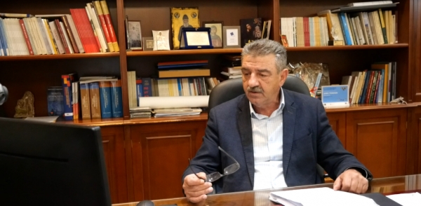 Έ&nu;&tau;&omicron;&nu;&eta; &alpha;&nu;&tau;ί&delta;&rho;&alpha;&sigma;&eta; &Delta;&alpha;&sigma;&tau;&alpha;&mu;ά&nu;&eta; &sigma;&tau;&eta;&nu; &alpha;&pi;&alpha;&xi;&iota;&omega;&tau;&iota;&kappa;ή &sigma;&tau;ά&sigma;&eta; &Alpha;&upsilon;&gamma;&epsilon;&nu;ά&kappa;&eta; &pi;&rho;&omicron;&sigmaf; &tau;&omicron;&nu; &Delta;ή&mu;&omicron; &Gamma;&rho;&epsilon;&beta;&epsilon;&nu;ώ&nu; &gamma;&iota;&alpha; &tau;&omicron; &mu;έ&lambda;&lambda;&omicron;&nu; &tau;&omicron;&upsilon; &chi;&iota;&omicron;&nu;&omicron;&delta;&rho;&omicron;&mu;&iota;&kappa;&omicron;ύ &tau;&eta;&sigmaf; &Beta;&alpha;&sigma;&iota;&lambda;ί&tau;&sigma;&alpha;&sigmaf; (&Beta;ί&nu;&tau;&epsilon;&omicron;)