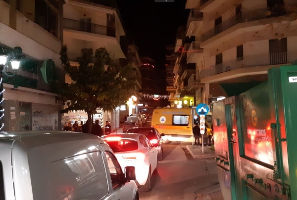 53 &chi;&rho;&omicron;&nu;&omicron;&sigmaf; &mu;&epsilon; &kappa;&alpha;&tau;&alpha;&gamma;&omega;&gamma;ή &alpha;&pi;ό &tau;&alpha; &Gamma;&rho;&epsilon;&beta;&epsilon;&nu;ά, &beta;&rho;έ&theta;&eta;&kappa;&epsilon; &nu;&epsilon;&kappa;&rho;ό&sigmaf; &sigma;&tau;&omicron; &sigma;&pi;ί&tau;&iota; &tau;&omicron;&upsilon; &sigma;&tau;&eta;&nu; &Kappa;&omicron;&zeta;ά&nu;&eta;