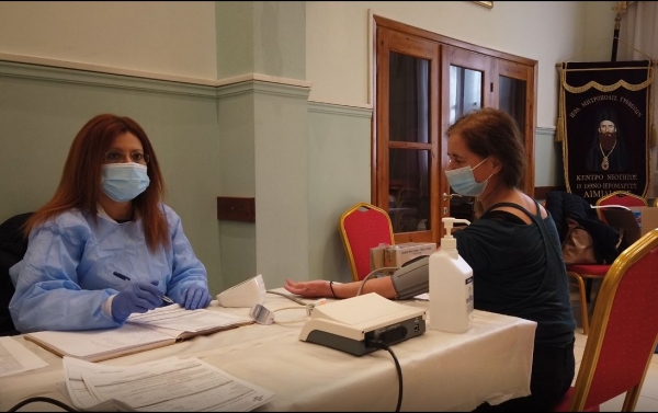 &Gamma;&Rho;&Epsilon;&Beta;&Epsilon;&Nu;&Alpha;: &Mu;&epsilon; &mu;&iota;&kappa;&rho;ή &sigma;&upsilon;&mu;&mu;&epsilon;&tau;&omicron;&chi;ή &eta; έ&kappa;&tau;&alpha;&kappa;&tau;&eta; &epsilon;&theta;&epsilon;&lambda;&omicron;&nu;&tau;&iota;&kappa;ή &alpha;&iota;&mu;&omicron;&delta;&omicron;&sigma;ί&alpha;  (VIDEO)