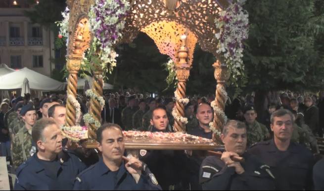&Mu;&epsilon; &kappa;&alpha;&tau;ά&nu;&upsilon;&xi;&eta; &eta; &alpha;&kappa;&omicron;&lambda;&omicron;&upsilon;&theta;ί&alpha; &kappa;&alpha;&iota; &eta; &pi;&epsilon;&rho;&iota;&phi;&omicron;&rho;ά &tau;&omicron;&upsilon; &Epsilon;&pi;&iota;&tau;&alpha;&phi;ί&omicron;&upsilon; &sigma;&tau;&alpha; &Gamma;&rho;&epsilon;&beta;&epsilon;&nu;ά (VIDEO)