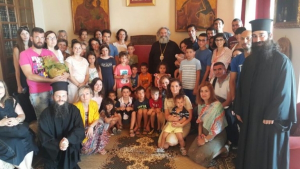 Ό&tau;&alpha;&nu; &eta; &Pi;&alpha;&nu;&alpha;&gamma;ί&alpha; &epsilon;&upsilon;&lambda;&omicron;&gamma;&epsilon;ί..