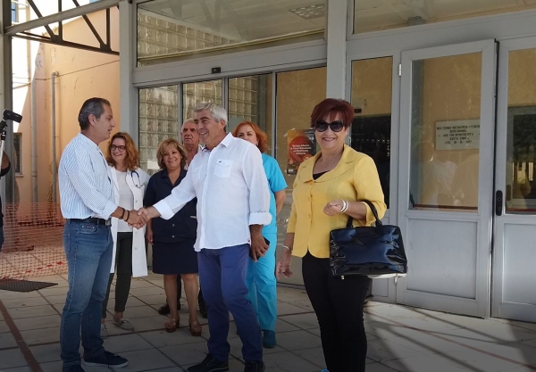 &Mu;&iota;&alpha; &alpha;&xi;&iota;έ&pi;&alpha;&iota;&nu;&eta; &pi;&rho;ά&xi;&eta; &alpha;&gamma;ά&pi;&eta;&sigmaf; &alpha;&pi;ό &tau;&omicron;&nu; &Pi;&omicron;&lambda;&iota;&tau;&iota;&sigma;&tau;&iota;&kappa;ό &Sigma;ύ&lambda;&lambda;&omicron;&gamma;&omicron; &Kappa;&nu;ί&delta;&eta;&sigmaf; (VIDEO)