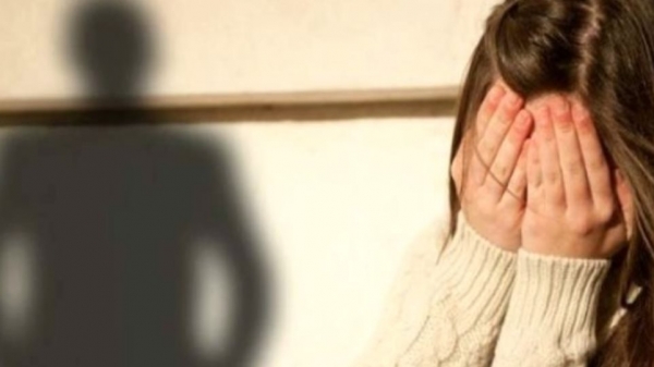 &Sigma;&omicron;&kappa;&alpha;&rho;&iota;&sigma;&mu;έ&nu;&eta; &eta; &kappa;&omicron;&iota;&nu;&omega;&nu;ί&alpha; &tau;&omega;&nu; &Gamma;&rho;&epsilon;&beta;&epsilon;&nu;ώ&nu; &alpha;&pi;&omicron; &tau;&eta;&nu; &upsilon;&pi;ό&theta;&epsilon;&sigma;&eta; &alpha;&pi;&omicron;&pi;&lambda;ά&nu;&eta;&sigma;&eta;&sigmaf; 12&chi;&rho;&omicron;&nu;&eta;&sigmaf;