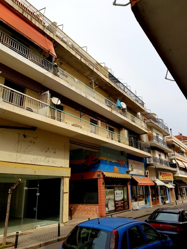 &Gamma;&rho;&epsilon;&beta;&epsilon;&nu;ά: Έ&kappa;&alpha;&nu;&epsilon; &alpha;&nu;&alpha;&mu;&epsilon;&tau;ά&delta;&omicron;&sigma;&eta;, &alpha;&pi;ό &tau;&eta; &beta;&epsilon;&rho;ά&nu;&tau;&alpha; &tau;&omicron;&upsilon;, &tau;&eta; &Theta;&epsilon;ί&alpha; &Lambda;&epsilon;&iota;&tau;&omicron;&upsilon;&rho;&gamma;ί&alpha; ..&kappa;&alpha;&iota; &kappa;ά&lambda;&epsilon;&sigma;&alpha;&nu; &tau;&eta;&nu; &alpha;&sigma;&tau;&upsilon;&nu;&omicron;&mu;ί&alpha;