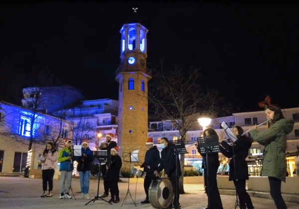 &Delta;ή&mu;&omicron;&sigmaf; &Gamma;&rho;&epsilon;&beta;&epsilon;&nu;ώ&nu;: &Tau;&alpha; &kappa;ά&lambda;&alpha;&nu;&tau;&alpha; &alpha;&pi;ό &tau;&omicron;&nu; &Sigma;ύ&lambda;&lambda;&omicron;&gamma;&omicron; &Phi;ί&lambda;&omega;&nu; &Phi;&iota;&lambda;&alpha;&rho;&mu;&omicron;&nu;&iota;&kappa;ή&sigmaf; &Gamma;&rho;&epsilon;&beta;&epsilon;&nu;ώ&nu; &laquo;&Omicron; &Omicron;&rho;&phi;&epsilon;ύ&sigmaf;&raquo; (&Beta;ί&nu;&tau;&epsilon;&omicron;)