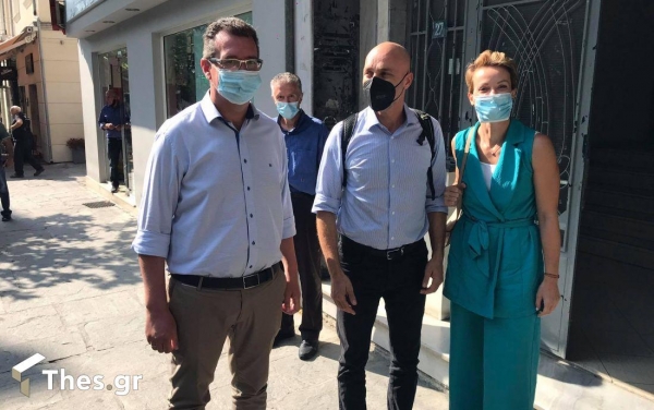 &Zeta;&alpha;&chi;&alpha;&rho;ά&kappa;&eta; &kappa;&alpha;&iota; &Alpha;&mu;&upsilon;&rho;ά&sigmaf; &sigma;&tau;&alpha; &Gamma;&rho;&epsilon;&beta;&epsilon;&nu;ά &ndash; &Epsilon;&nu;&tau;&upsilon;&pi;&omega;&sigma;&iota;ά&sigma;&tau;&eta;&kappa;&alpha;&nu; &alpha;&pi;ό &tau;&eta;&nu; &psi;&eta;&phi;&iota;&alpha;&kappa;ή &kappa;&alpha;&tau;&alpha;&gamma;&rho;&alpha;&phi;ή &tau;&omega;&nu; &pi;&omicron;&lambda;&iota;&tau;&iota;&sigma;&tau;&iota;&kappa;ώ&nu; &delta;&iota;&alpha;&delta;&rho;&omicron;&mu;ώ&nu; (&Beta;&Iota;&Nu;&Tau;&Epsilon;&Omicron; &amp; &Phi;&Omega;&Tau;&Omicron;)