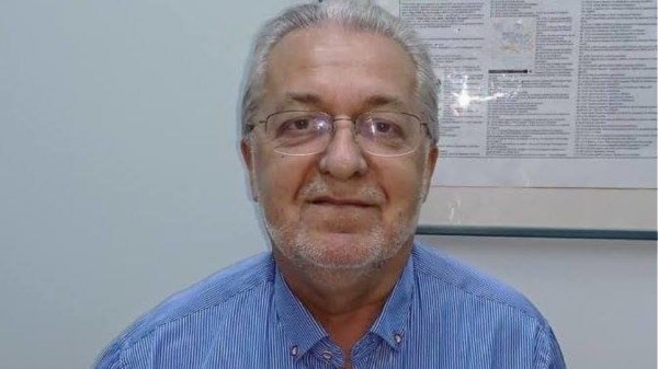 &Pi;έ&theta;&alpha;&nu;&epsilon; &omicron; &delta;&eta;&mu;&omicron;&sigma;&iota;&omicron;&gamma;&rho;ά&phi;&omicron;&sigmaf; &Gamma;&iota;ά&nu;&nu;&eta;&sigmaf; &Gamma;&kappa;ί&nu;&eta;&sigmaf;