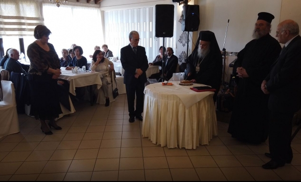 &Eta; &Kappa;&omicron;&pi;ή &pi;ί&tau;&alpha;&sigmaf; &tau;&omicron;&upsilon; &Sigma;&upsilon;&lambda;&lambda;ό&gamma;&omicron;&upsilon; &Sigma;&upsilon;&nu;&tau;&alpha;&xi;&iota;&omicron;ύ&chi;&omega;&nu; &Delta;.&Upsilon;.&Pi;.&Epsilon;. &Gamma;&rho;&epsilon;&beta;&epsilon;&nu;ώ&nu; (video)