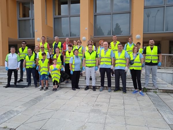 &Gamma;&rho;&epsilon;&beta;&epsilon;&nu;ά: &Epsilon;&upsilon;&chi;&alpha;&rho;&iota;&sigma;&tau;ή&rho;&iota;&omicron; &sigma;&tau;&omicron;&upsilon;&sigmaf; &epsilon;&theta;&epsilon;&lambda;&omicron;&nu;&tau;έ&sigmaf; &pi;&omicron;&upsilon; &sigma;&upsilon;&nu;έ&delta;&rho;&alpha;&mu;&alpha;&nu; &sigma;&tau;&omicron;&nu; &kappa;&alpha;&theta;&alpha;&rho;&iota;&sigma;&mu;ό &tau;&omicron;&upsilon; &Pi;&epsilon;&rho;&iota;&phi;&epsilon;&rho;&epsilon;&iota;&alpha;&kappa;&omicron;ύ (&Phi;&omega;&tau;&omicron;&gamma;&rho;&alpha;&phi;ί&epsilon;&sigmaf;)