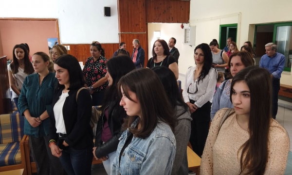 &Alpha;&gamma;&iota;&alpha;&sigma;&mu;ό&sigmaf; &sigma;&tau;&omicron; &Delta;.&Iota;&Epsilon;&Kappa; &Nu;&omicron;&sigma;&eta;&lambda;&epsilon;&upsilon;&tau;&iota;&kappa;ή&sigmaf; &tau;&omicron;&upsilon; &Gamma;&epsilon;&nu;&iota;&kappa;&omicron;ύ &nu;&omicron;&sigma;&omicron;&kappa;&omicron;&mu;&epsilon;ί&omicron;&upsilon; &Gamma;&rho;&epsilon;&beta;&epsilon;&nu;ώ&nu; (VIDEO)