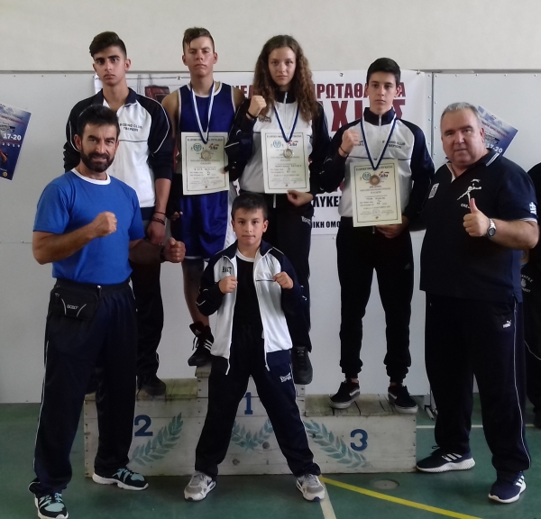 &Kappa;&alpha;&iota; &pi;ά&lambda;&iota; &epsilon;&pi;έ&sigma;&tau;&rho;&epsilon;&psi;&alpha;&nu; &sigma;&tau;&alpha; &Gamma;&rho;&epsilon;&beta;&epsilon;&nu;ά &mu;&epsilon; &mu;&epsilon;&tau;ά&lambda;&lambda;&iota;&alpha; &omicron;&iota; &alpha;&theta;&lambda;&eta;&tau;έ&sigmaf; &tau;&omicron;&upsilon; Boxing Club Tsepidis.