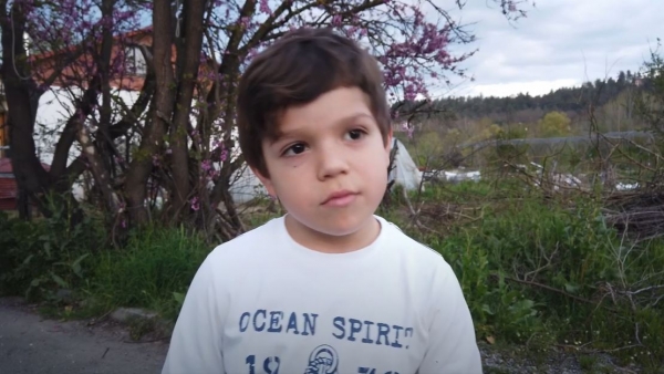 covid-19: &Sigma;&upsilon;&mu;&beta;&omicron;&upsilon;&lambda;έ&sigmaf; &alpha;&pi;&omicron; &tau;&omicron;&nu; &mu;&iota;&kappa;&rho;&omicron; &Beta;άϊ&omicron; (video)