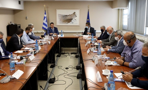 &Sigma;&tau;&eta; &sigma;ύ&sigma;&kappa;&epsilon;&psi;&eta; &gamma;&iota;&alpha; &tau;&eta;&nu; &alpha;&nu;&tau;&iota;&mu;&epsilon;&tau;ώ&pi;&iota;&sigma;&eta; &tau;&omega;&nu; &phi;&upsilon;&sigma;&iota;&kappa;ώ&nu; &kappa;&alpha;&tau;&alpha;&sigma;&tau;&rho;&omicron;&phi;ώ&nu;, &omicron; &Alpha;&nu;&tau;&iota;&pi;&epsilon;&rho;&iota;&phi;&epsilon;&rho;&epsilon;&iota;ά&rho;&chi;&eta;&sigmaf; &Gamma;&rho;&epsilon;&beta;&epsilon;&nu;ώ&nu;, &Gamma;&iota;ά&nu;&nu;&eta;&sigmaf; &Gamma;&iota;ά&tau;&sigma;&iota;&omicron;&sigmaf;